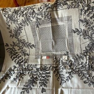 Garnier-Thiebaut table cloth 61 x 61” new unused